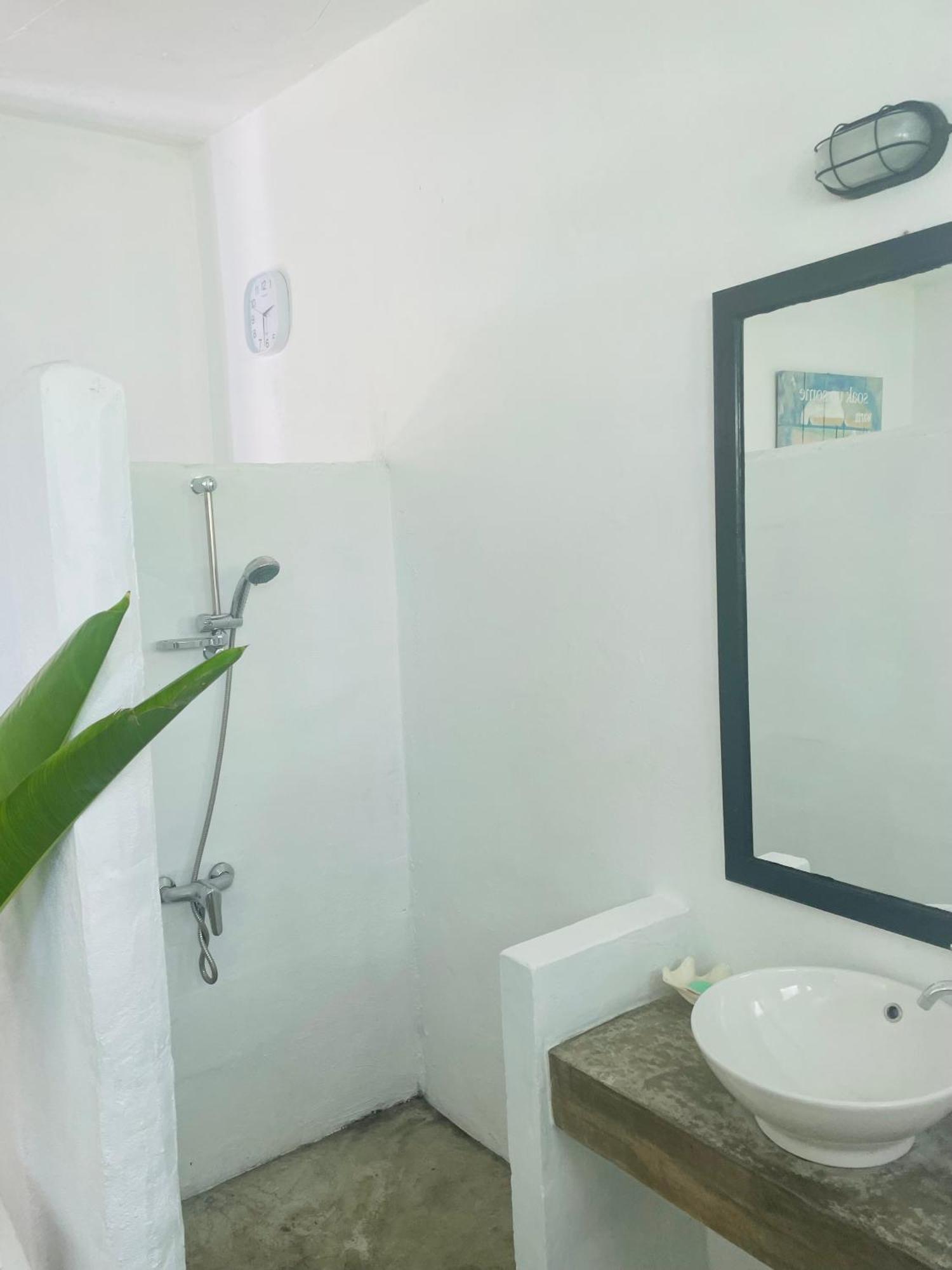 Eton Banana Bay Beach Club Bed & Breakfast エクステリア 写真