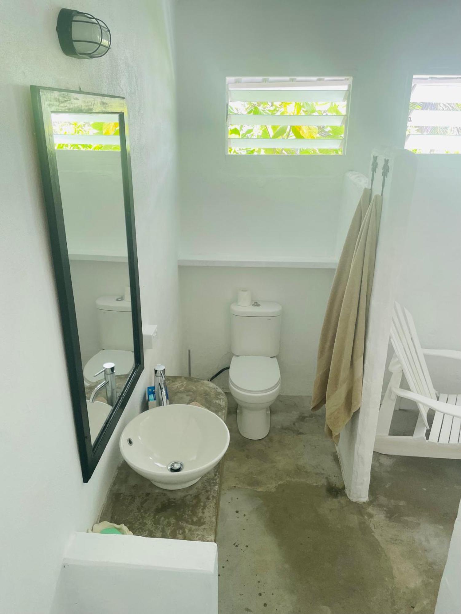 Eton Banana Bay Beach Club Bed & Breakfast エクステリア 写真